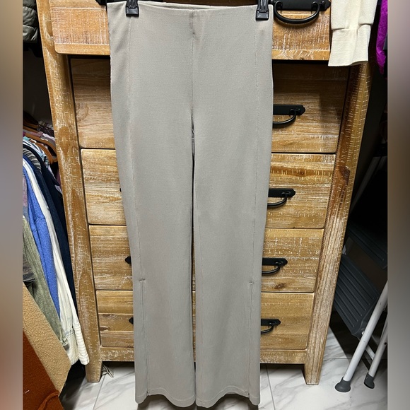 Lululemon Ribbed Softstreme Pants - Picture 2 of 8